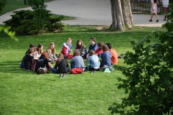outdoors-community-at-day